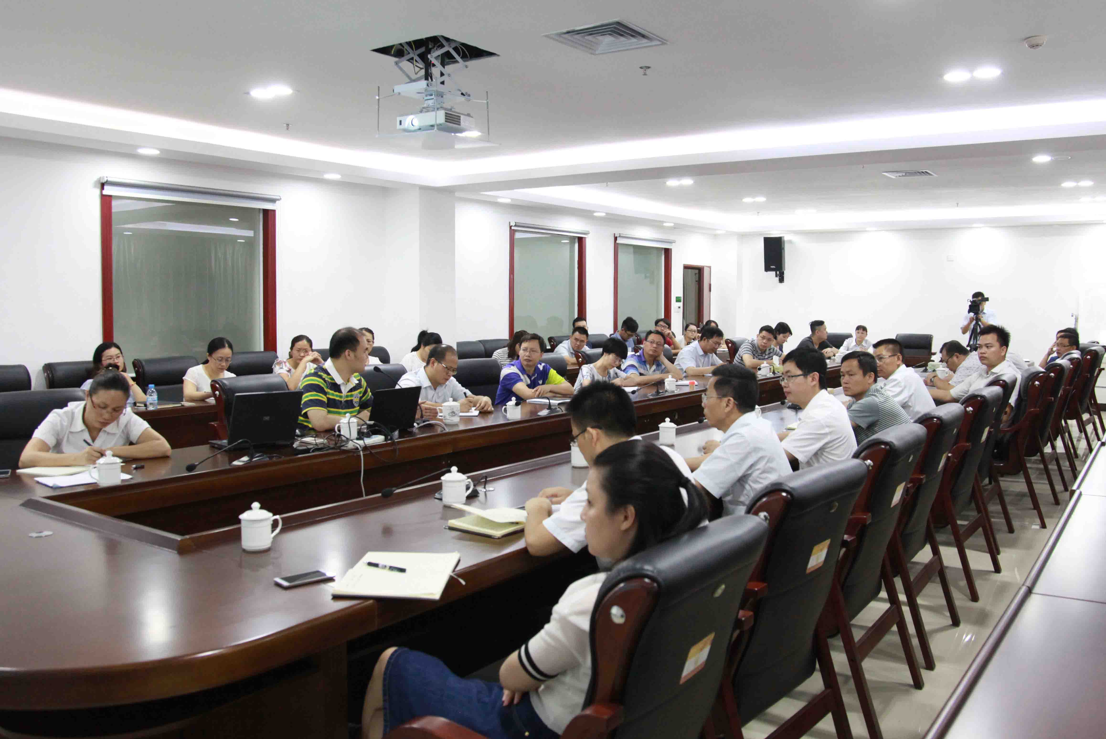 集團公司舉辦首期金融沙龍專題學習培訓會